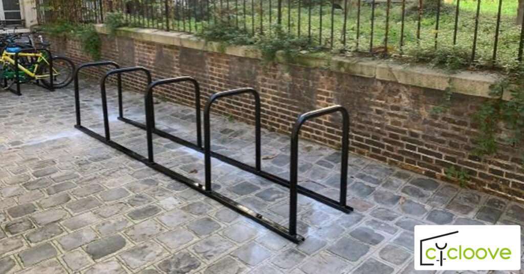 Pose d’un rack vélos 6 places thermolaqué noir